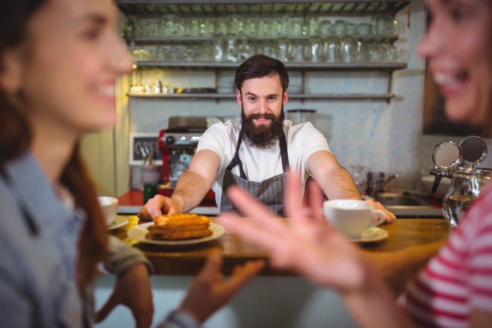 Baila y gana: La estrategia creativa de una cafetería que atrajo a cientos de clientes sin gastar en anuncios