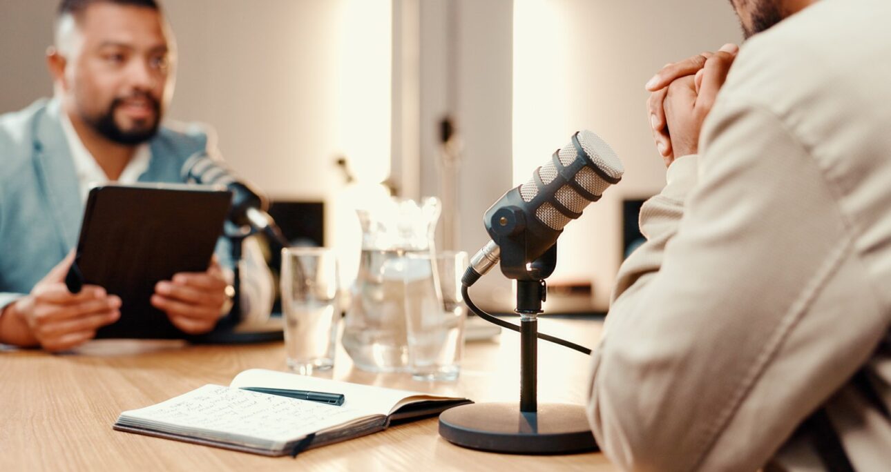 Por qué tu podcast B2B falla en el episodio 8 (y cómo arreglarlo).