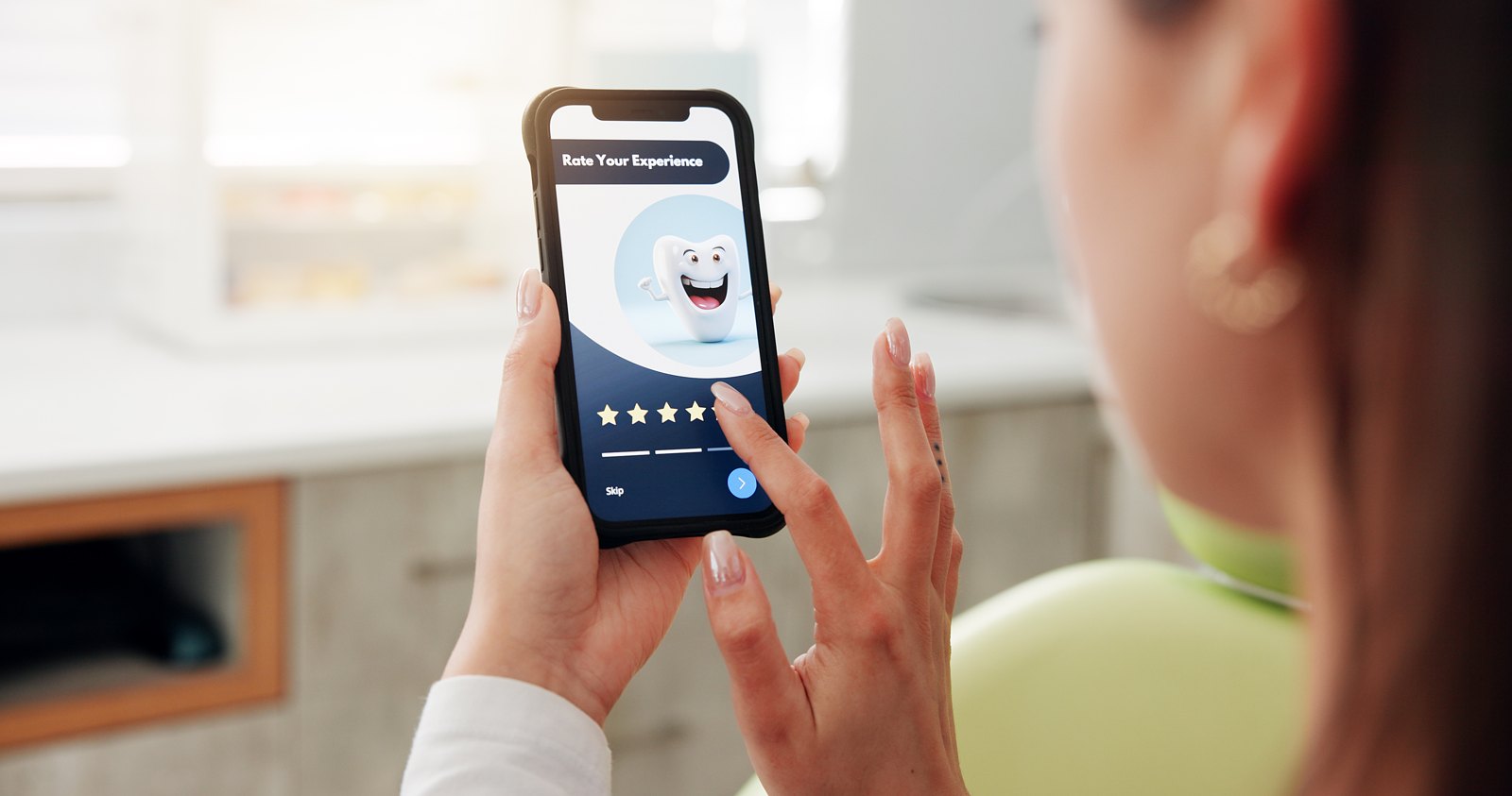 Recordatorio de cita en el móvil · automatizar los avisos de cita reduce las ausencias en una clínica dental