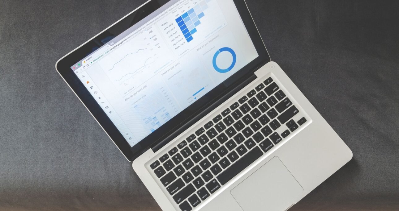 Lista de emails vs seguidores IG · qué genera más leads en 2027