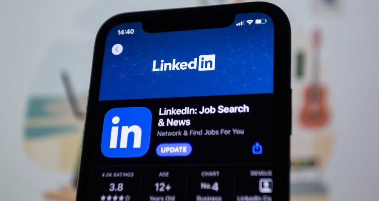 Rutina LinkedIn 15 min/día + 1 sesión mensual de estudio · plan realista